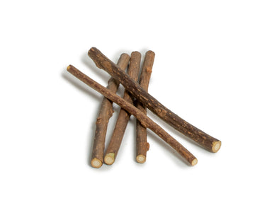 Farm Company green Matatabi cat toy twigs in blister pack, set of 5, eco-friendly cat accessories for active cats.