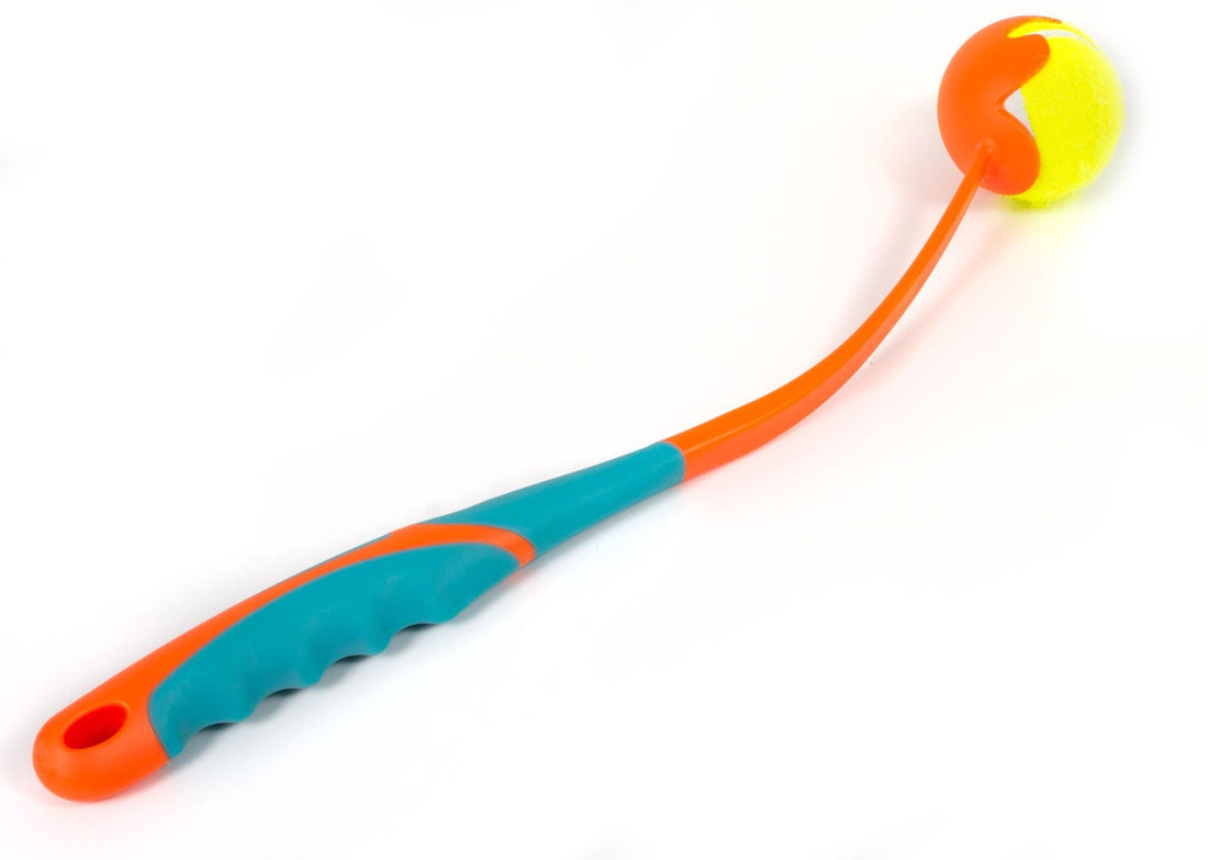 Farm Company cat toy training ball launcher with tennis ball, 48cm, designed for interactive feline play and exercise.