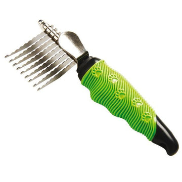 Farm Company 9-blade dematting dog comb with rubber soft grip for gentle grooming and detangling pet fur.