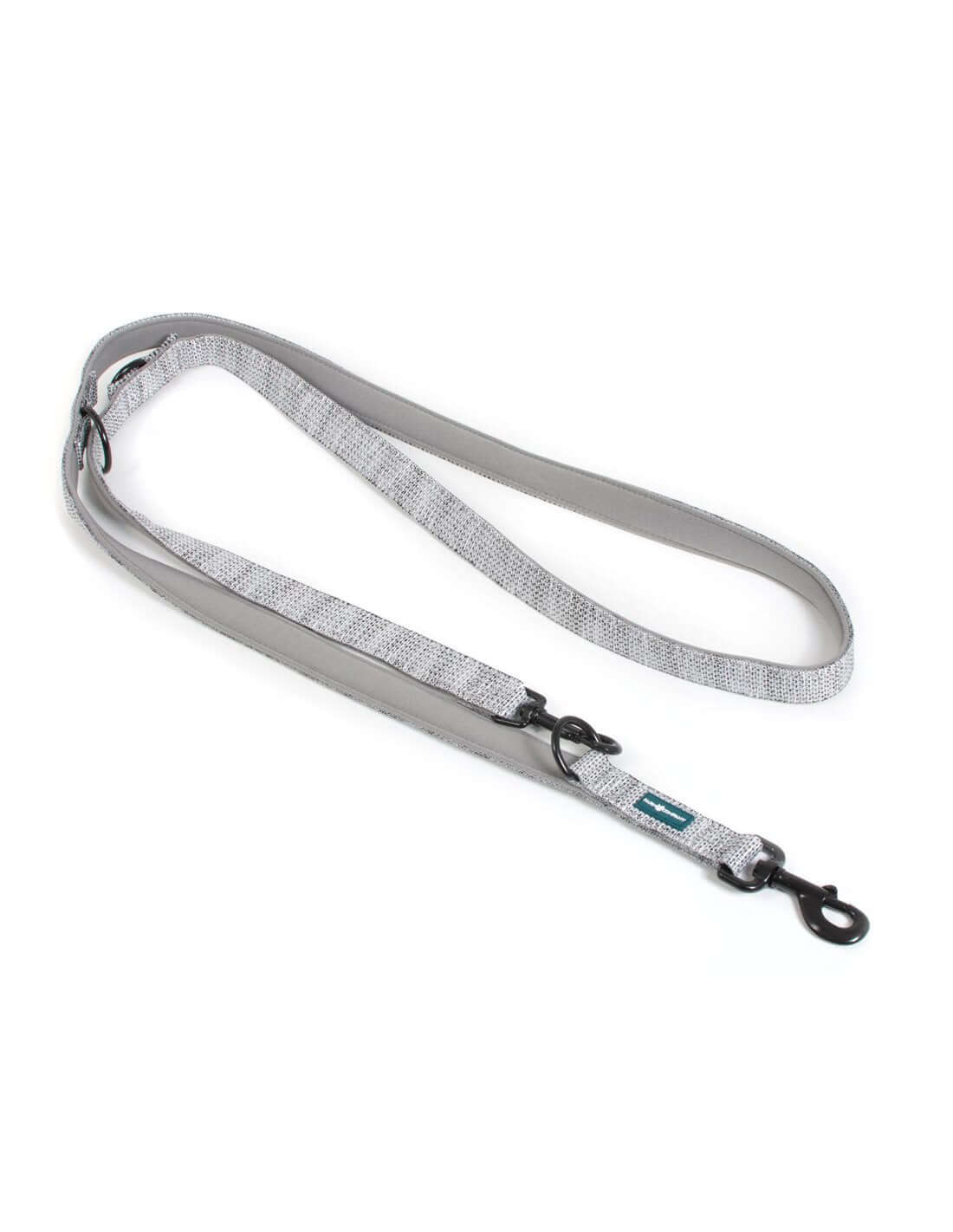 Farm Company nylon deluxe padded training dog leash in silver, 25mm x 220cm, durable and comfortable for controlled walks.